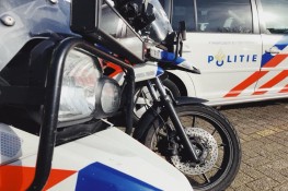 Politie treft explosieven aan