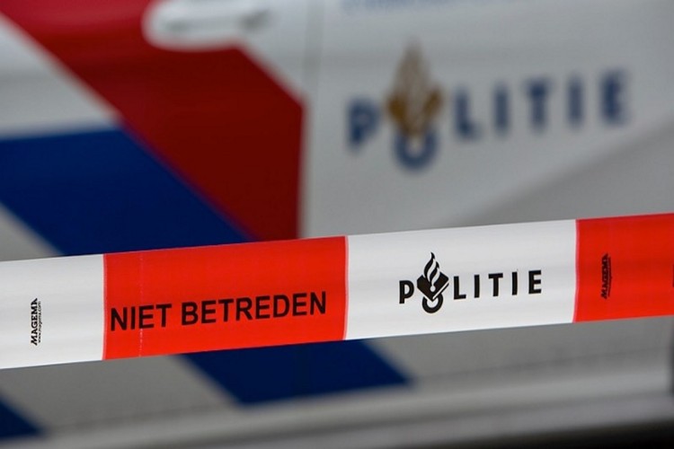 Politie zoekt jongen betrokken bij aanrijding Diemerpolderweg