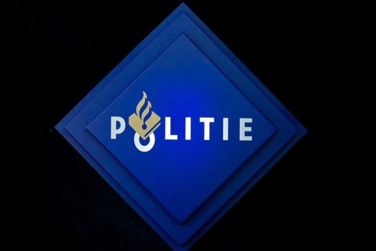 Politie treft explosieven aan